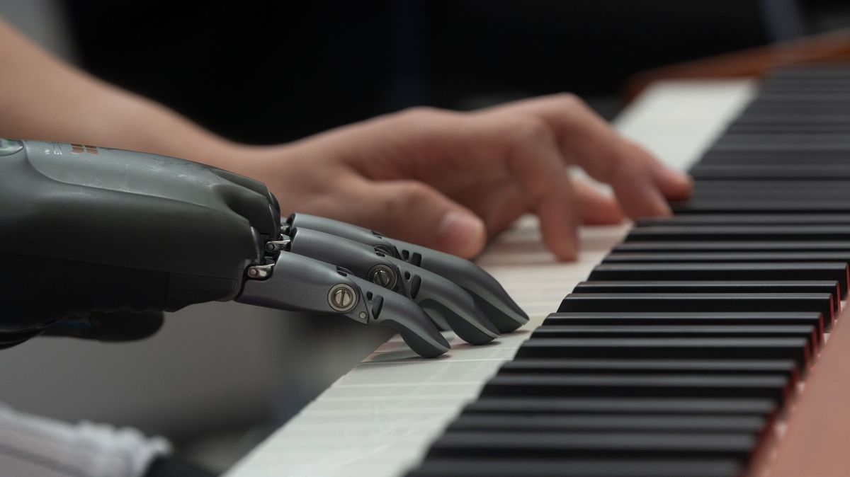 Recenze: Mistrovské dílo. Šindelkův nový román působí jako starý artový film